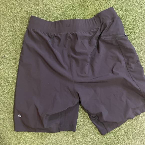 Men’s lululemon shorts - Picture 3 of 3